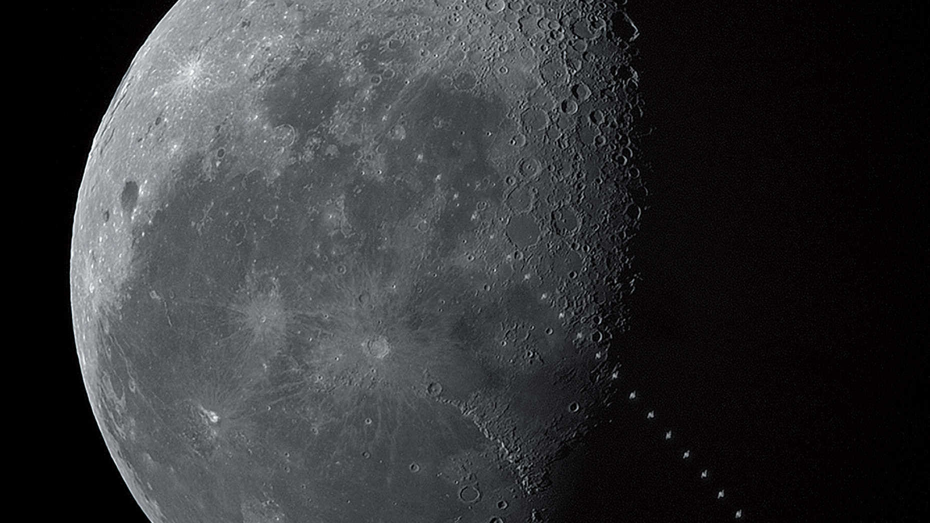 Transit de l’ISS devant le soleil et la Lune. Exécution et traitement des images