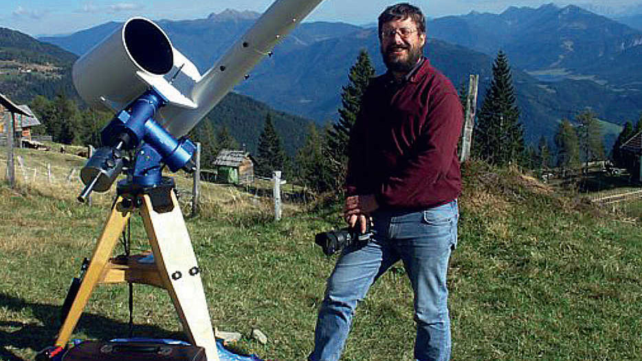 Nach dem Aufbau des Teleskops sollte man darauf achten, dass
die Füße warm bleiben. Martin Birkmaier / G. Dittié