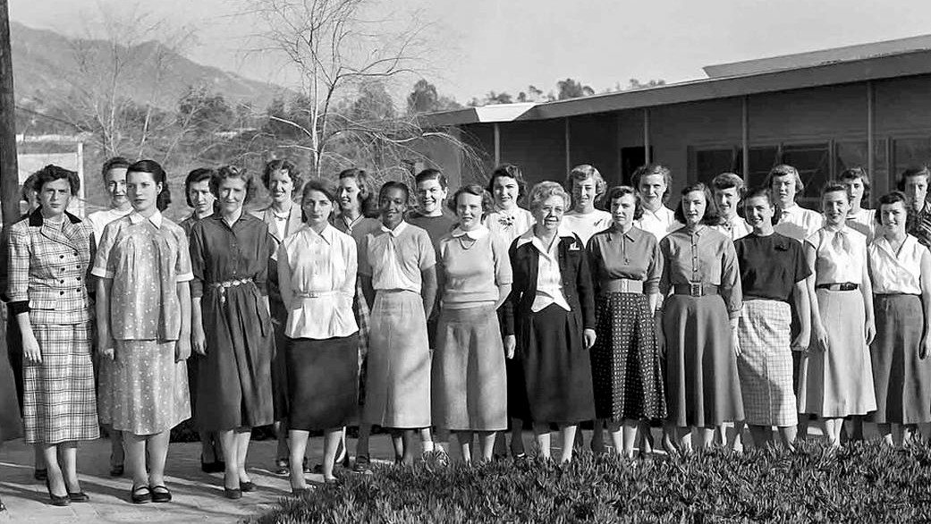 Die „Computresses“ auf dem JPL Campus 1953; © NASA/JPL-Caltech