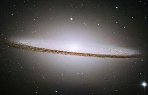 M 104 Sombrero-Galaxie (Credit: Bayerischer Rundfunk online / NASA)