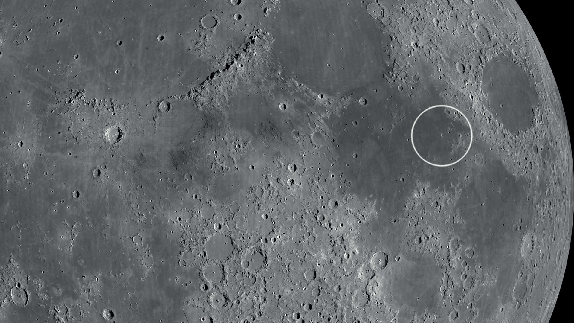 Rima et Rupes Cauchy se trouvent du côté est de la Mare Tranquillitatis. NASA/GSFC/Arizona State University