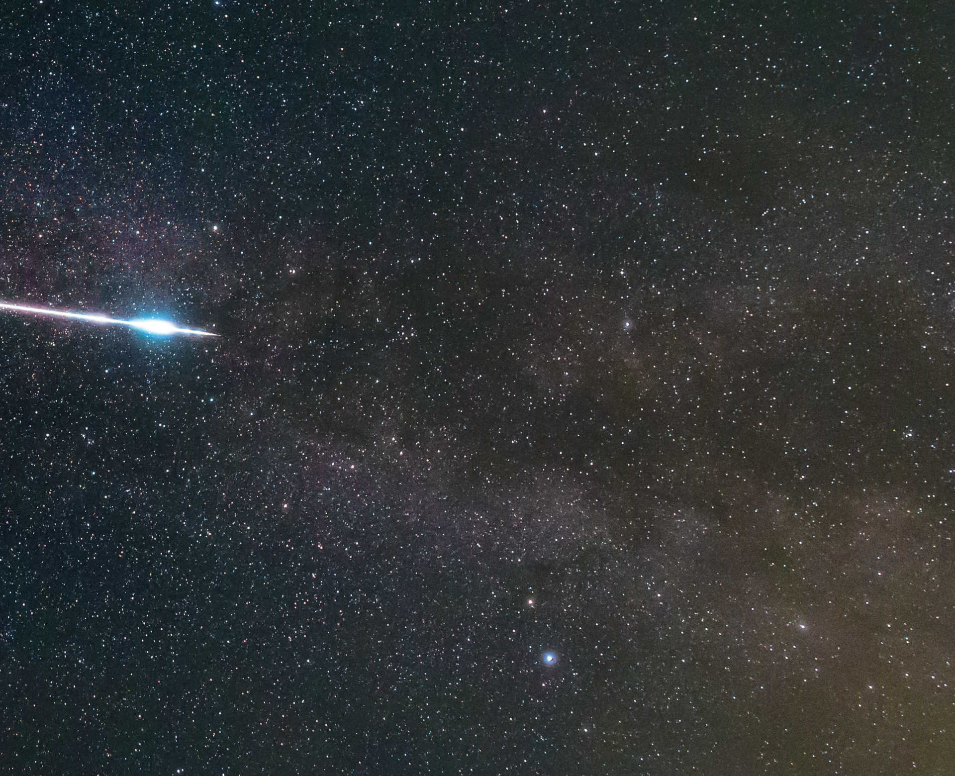 Une lumineuse Perséide, observée pendant les BTM (Journées Bavaroises de l’Astronomie) de Pfünz. Johannes Hildebrandt