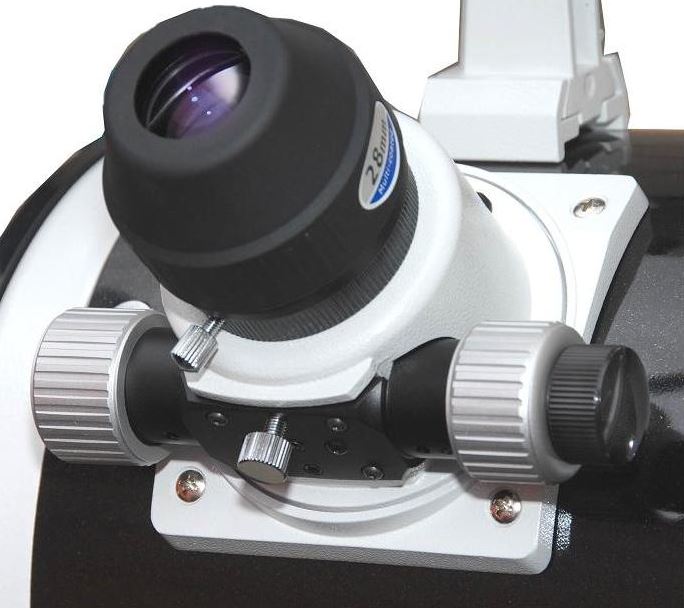 Crayford-Okularauszug von Skywatcher an einem Newton-Teleskop