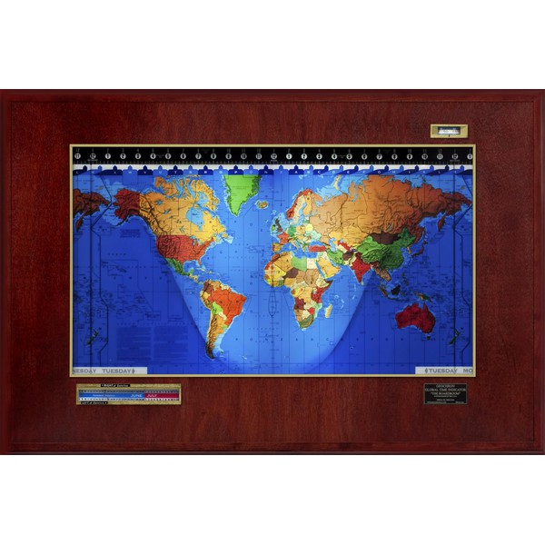 Geochron Modèle Boardroom, finition placage acajou avec moulures couleur or