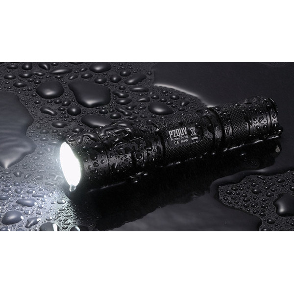 Nitecore Lampe de poche P20UV