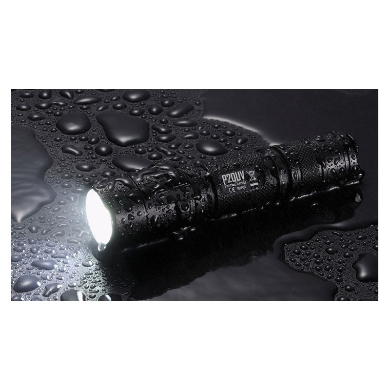 Nitecore Lampe de poche P20UV