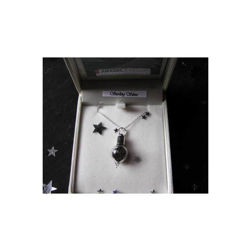 Météorites Jurassic Jewellery collier poussière de météorite (pendentif forme de goutte)